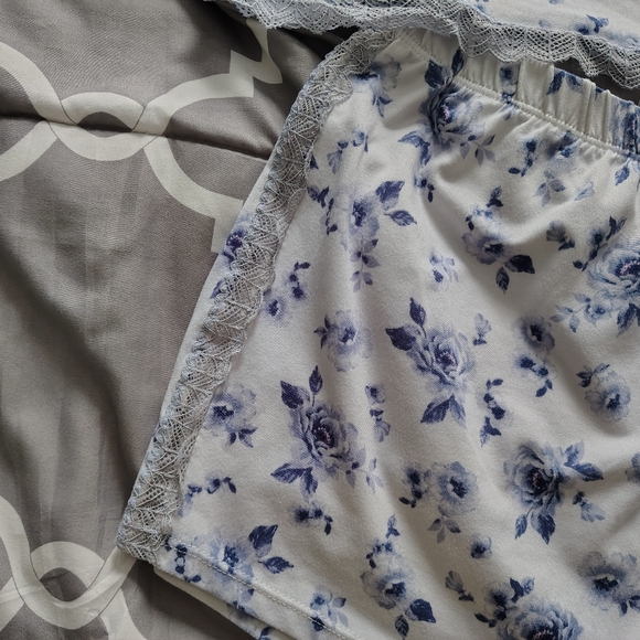 *NWOT* Laura Ashley Women's Large 2-Piece Floral Print Sleep Set - Picture 11 of 16